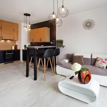 Cybernetyki 6B Serviced Accommodation Варшава Екстер'єр фото